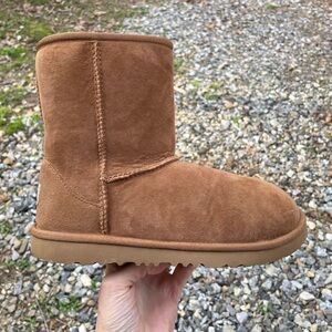 UGG Classic Short Chestnut Boots Size 5